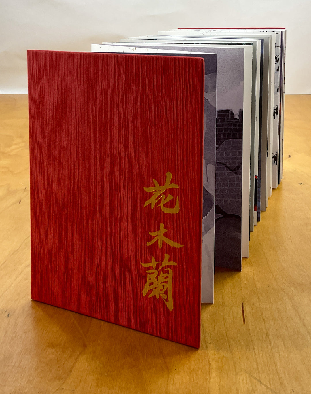 The Legend of Mulan: A Folding Book of the Ancient Poem That Inspired the Disney Animated Film