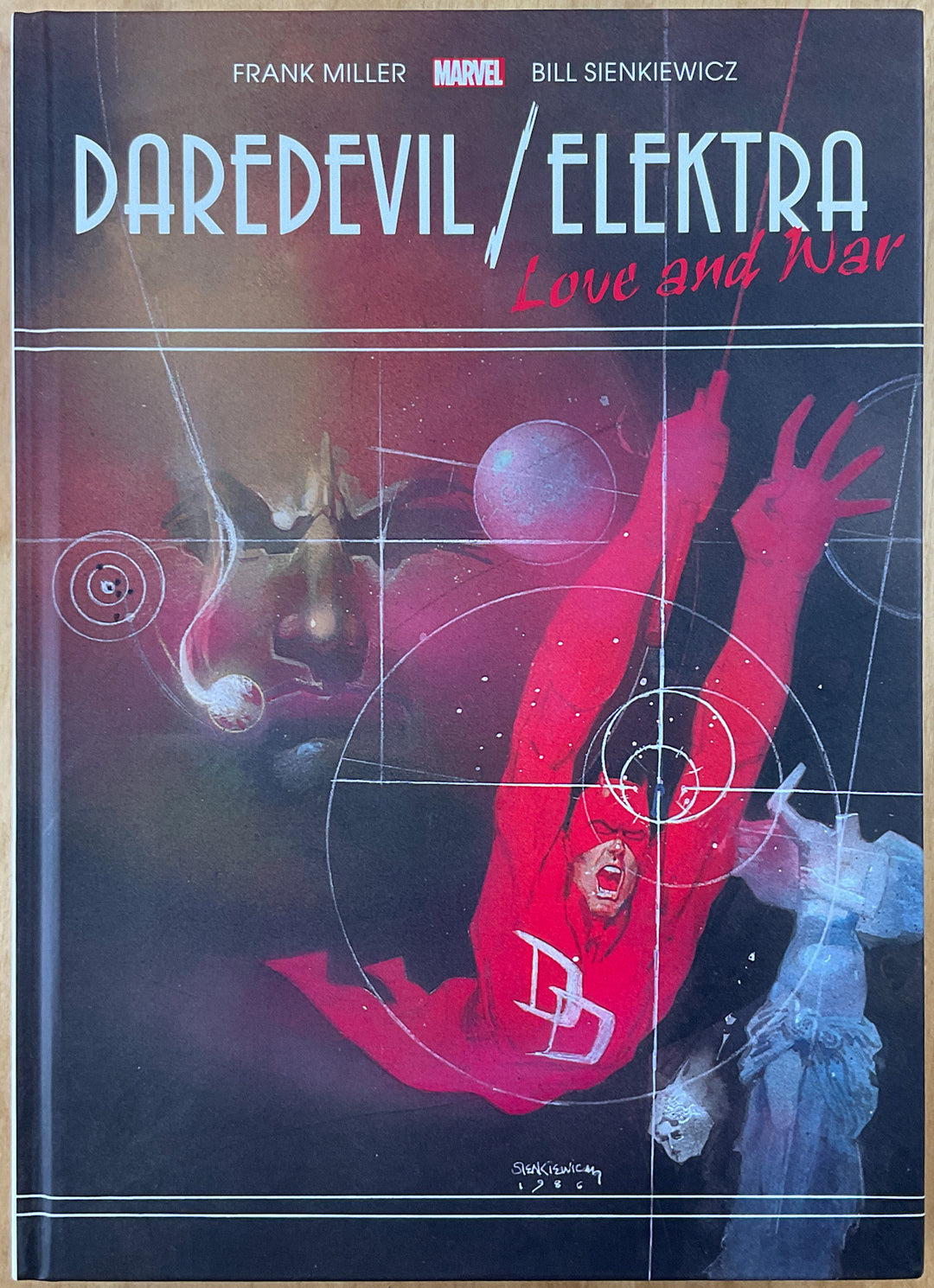 Daredevil/Elektra: Love & War Gallery Edition