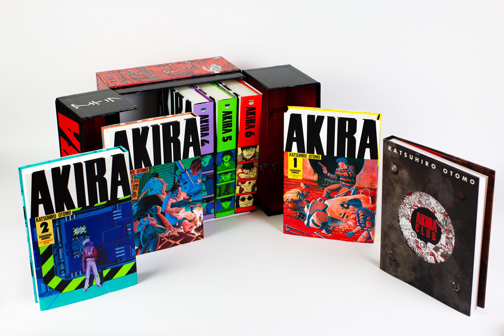 Amazon.com: Akira 35th Anniversary Box Set: 9781632364616