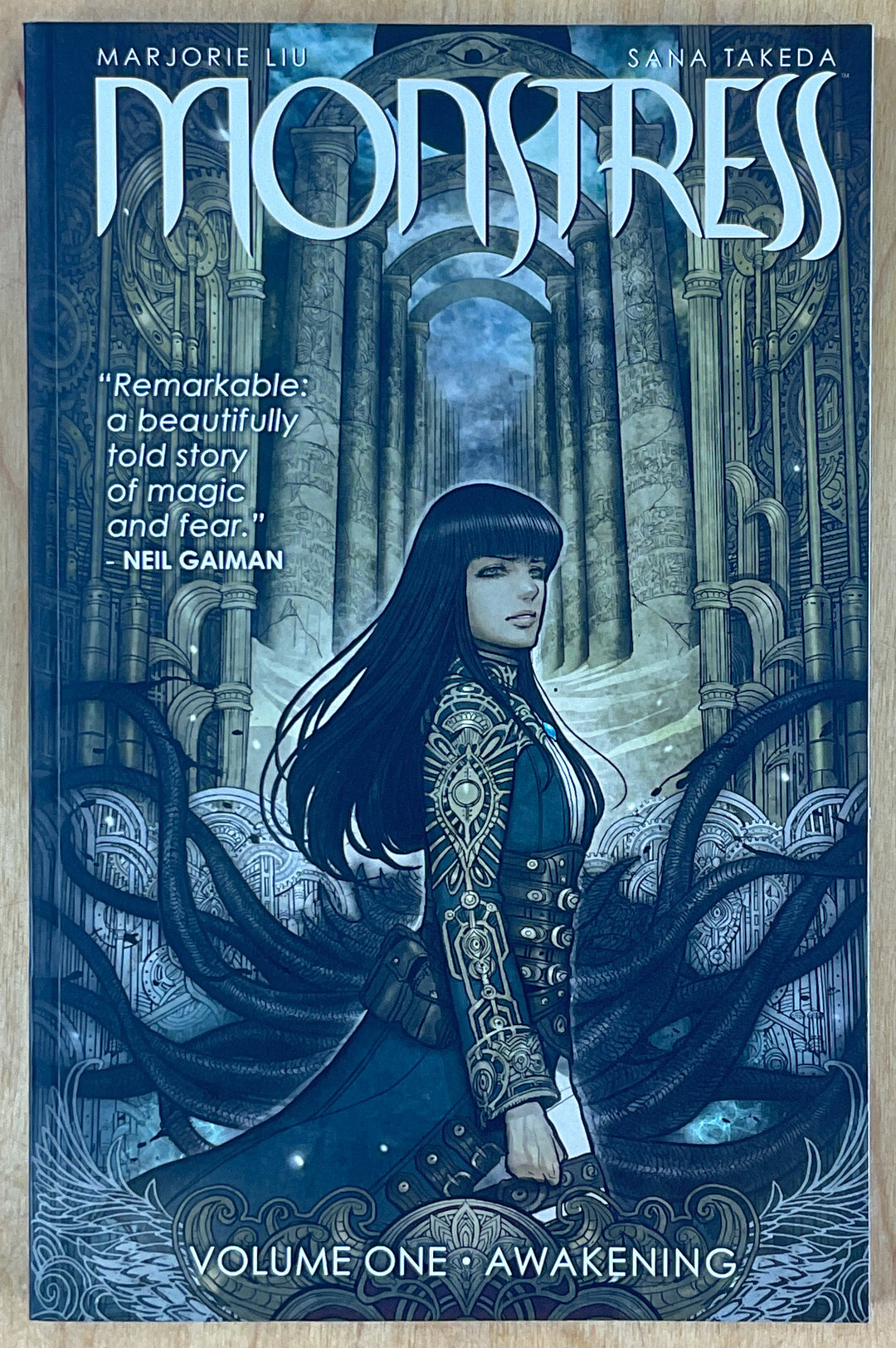 Monstress Vol. 1: Awakening - Kinokuniya Variant Cover